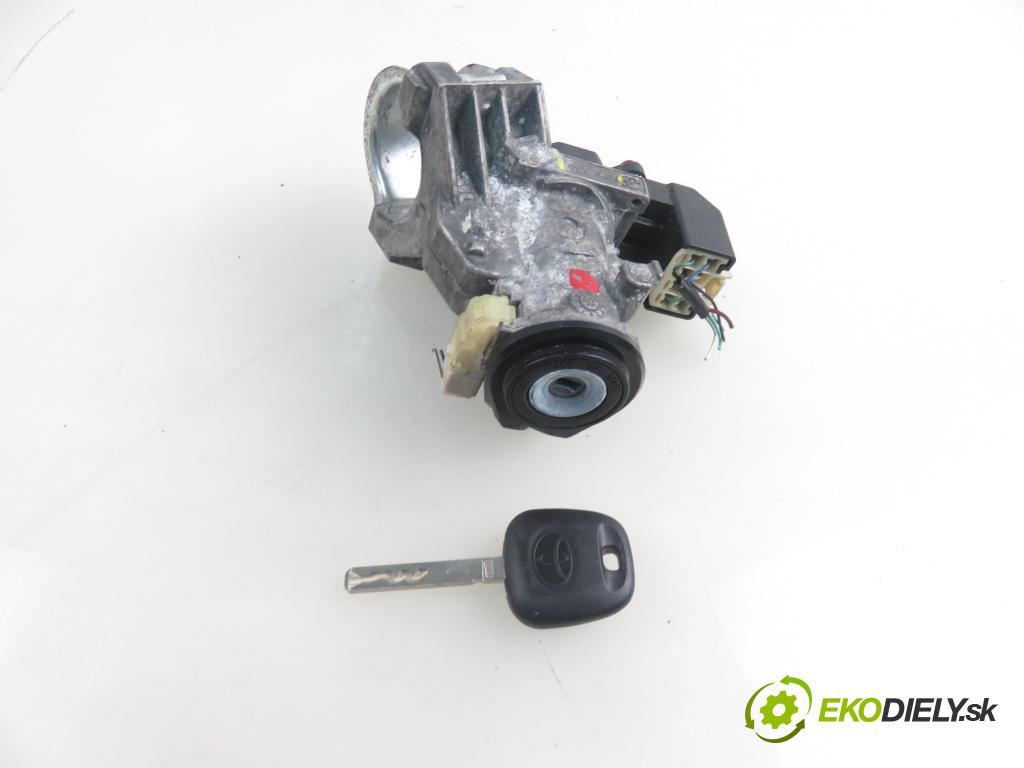 TOYOTA AURIS TOURING SPORTS (_E18_) KOMBI 2013 97,00 1.6 Valvematic 132 - 1ZR-FAE 1598,00 spinačka 450200206 (Spínacie skrinky a kľúče)