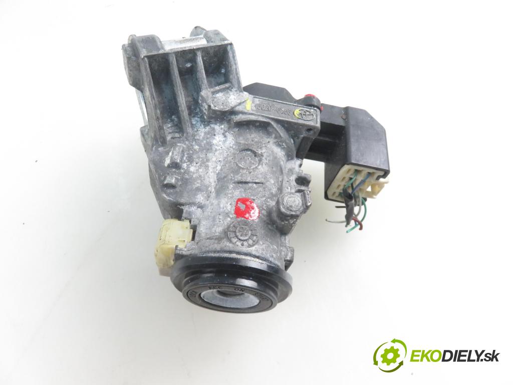 TOYOTA AURIS TOURING SPORTS (_E18_) KOMBI 2013 97,00 1.6 Valvematic 132 - 1ZR-FAE 1598,00 spinačka 450200206 (Spínacie skrinky a kľúče)