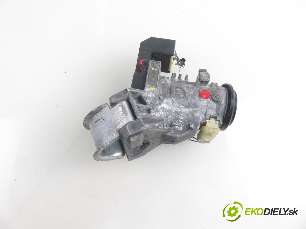 TOYOTA AURIS TOURING SPORTS (_E18_) KOMBI 2013 97,00 1.6 Valvematic 132 - 1ZR-FAE 1598,00 spinačka 450200206 (Spínacie skrinky a kľúče)