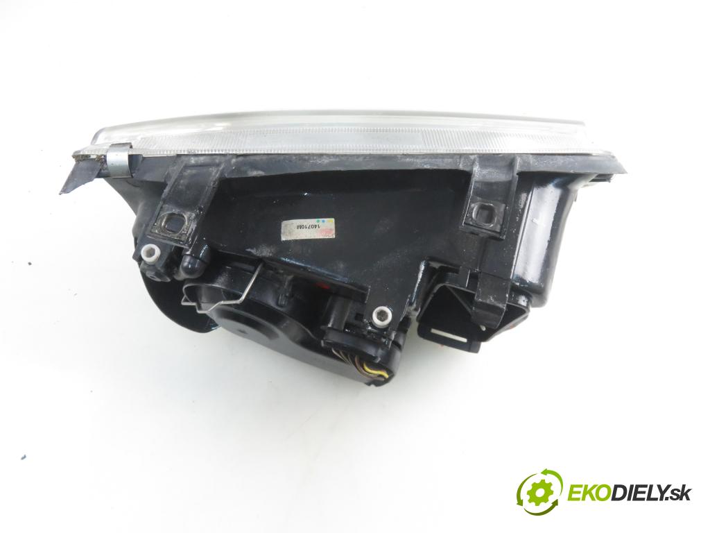 VW BORA (1J2) SEDAN 2000 66,00 1.9 TDI 90 - ALH 1896,00 Svetlo LP
