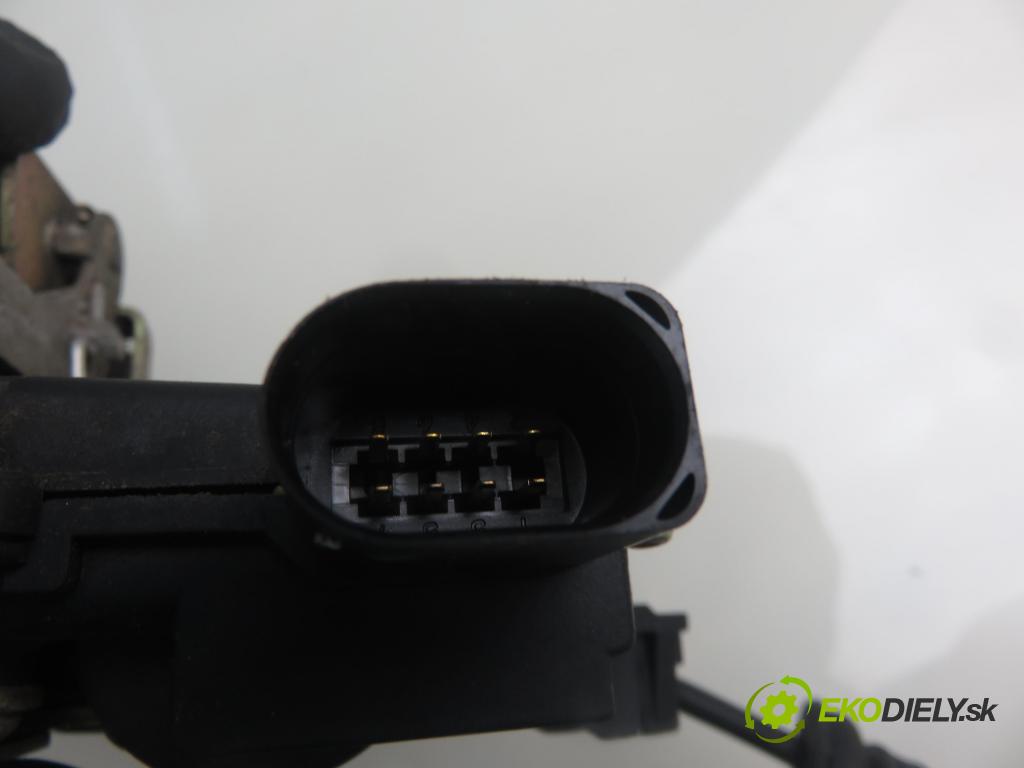 VW GOLF IV (1J1) HB 2000 66,00 1.9 TDI 90 - ALH 1896,00 zámok PPE
