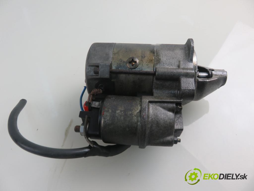 SMART FORTWO Coupe (450) HB 2004 37,00 0.7 (450.330) 50 - M 160.920 698,00 Štartér 0003188V008 ; 0051512601 ; 63101007 (Štartéry)