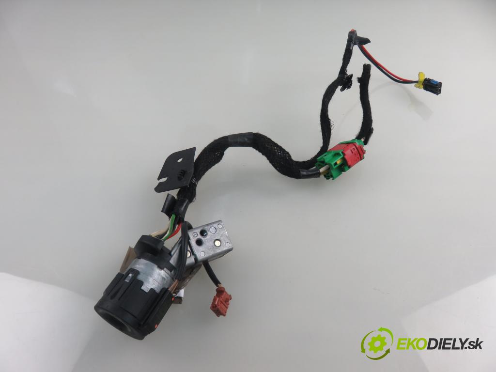 PEUGEOT 307 Break (3E) HB 2003 0,00 2 - RFN (EW10J4) 1997,00 spinačka 9648445180 (Spínacie skrinky a kľúče)