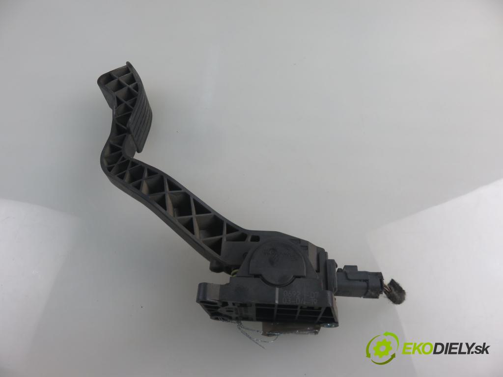 PEUGEOT 307 Break (3E) HB 2003 0,00 2 - RFN (EW10J4) 1997,00 Potenciometer plynu 0280752251 ; 9645702180 (Pedále)