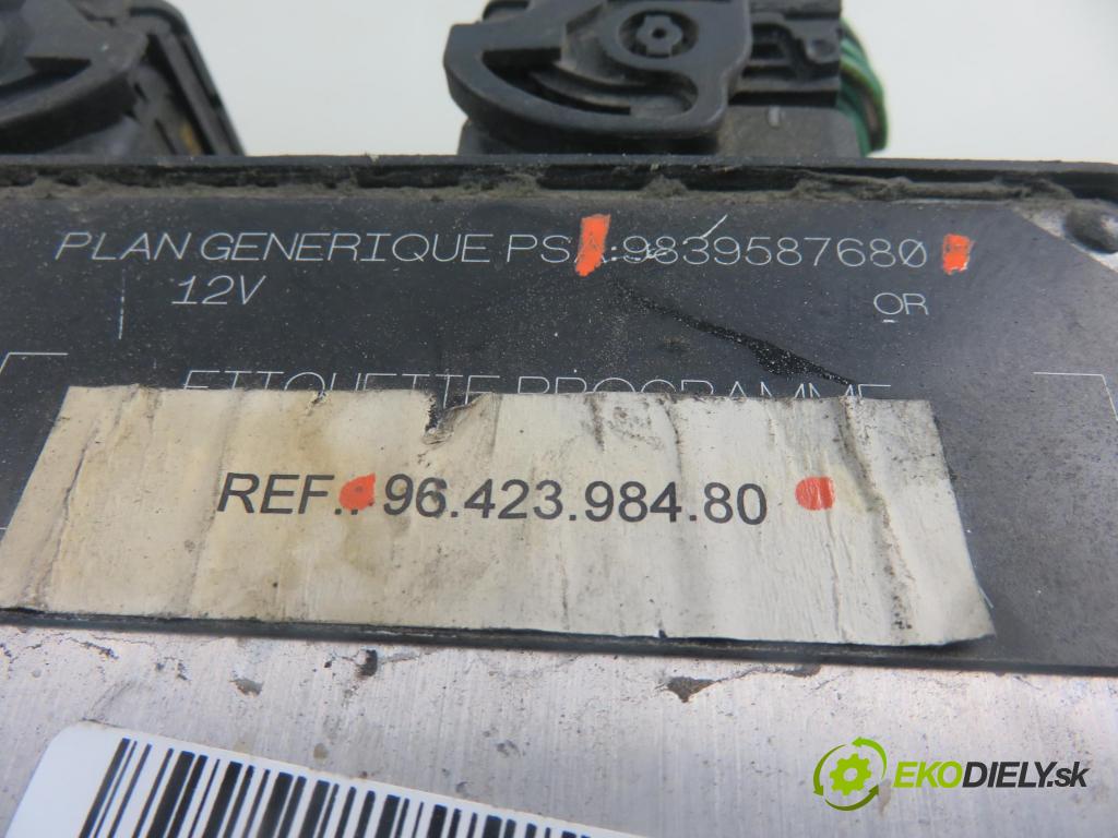 CITROEN BERLINGO / BERLINGO FIRST nadwozie wielkoprzestrzenne (MPV) KOMBIVAN 2001 51,00 1.9 D - WJY (DW8B) 1868,00 Riadiaca jednotka Motor 9839587680 ; 9642398480