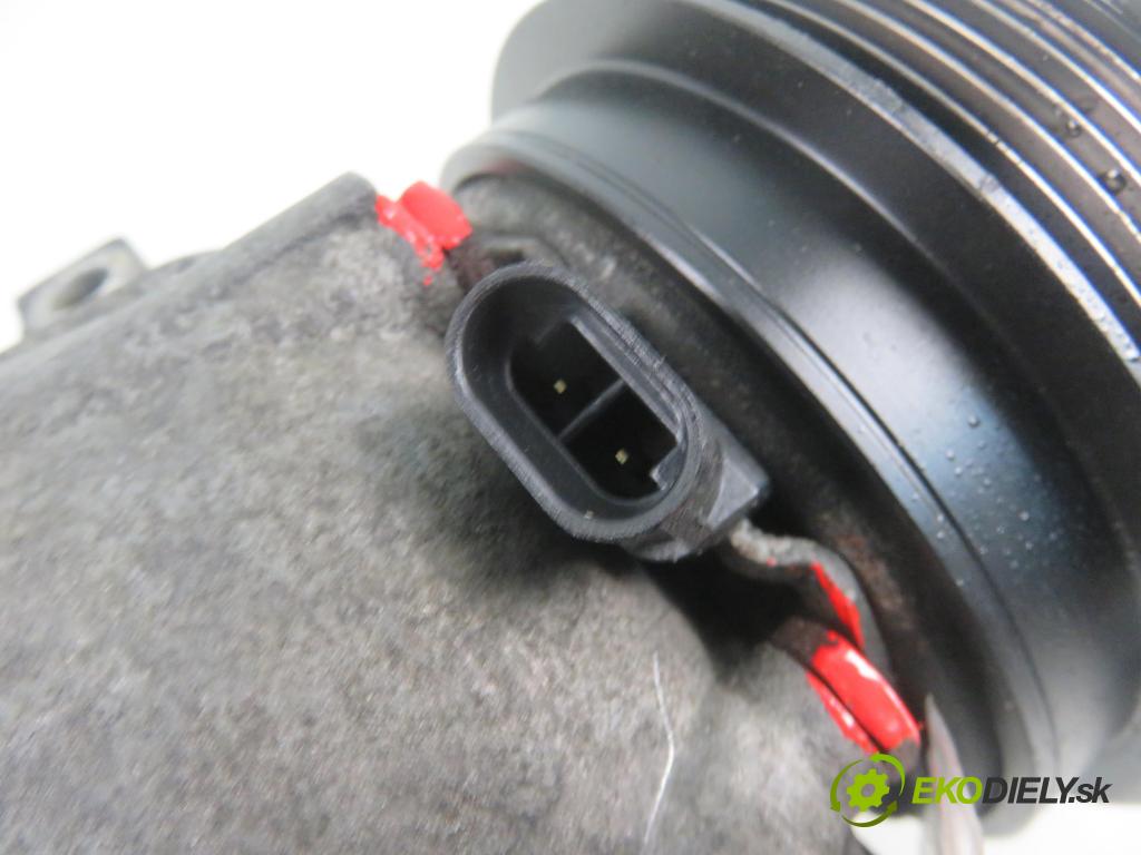 RENAULT MEGANE I (BA0/1_) HB 2002 79,00 1.6 16V 107 - K4M 700 1598,00 KOMPRESOR: klimatizace 1135289 ; 7700103536 (Kompresor klimatizace)