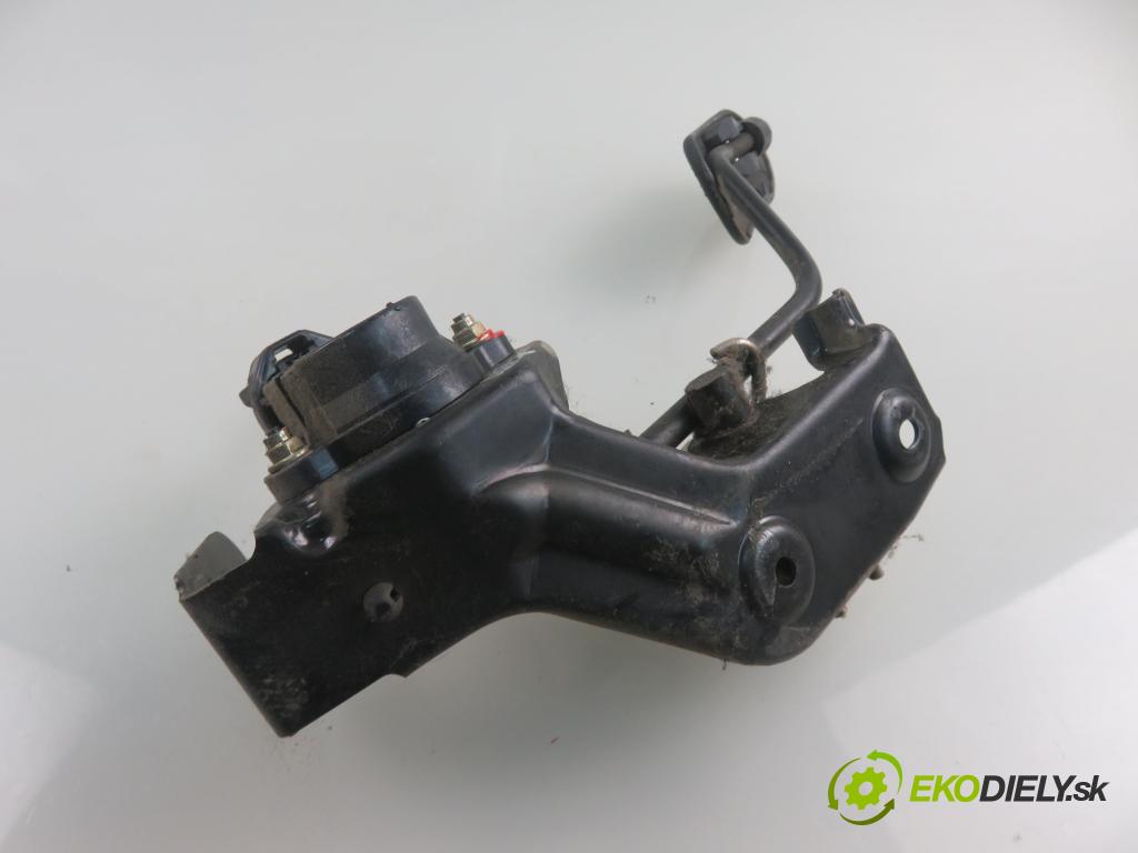 TOYOTA AVENSIS VERSO (_M2_) MINIVAN 2002 85,00 2.0 D (CLM20_) - 1CD-FTV 1995,00 Potenciometer plynu 8928147010 (Pedále)