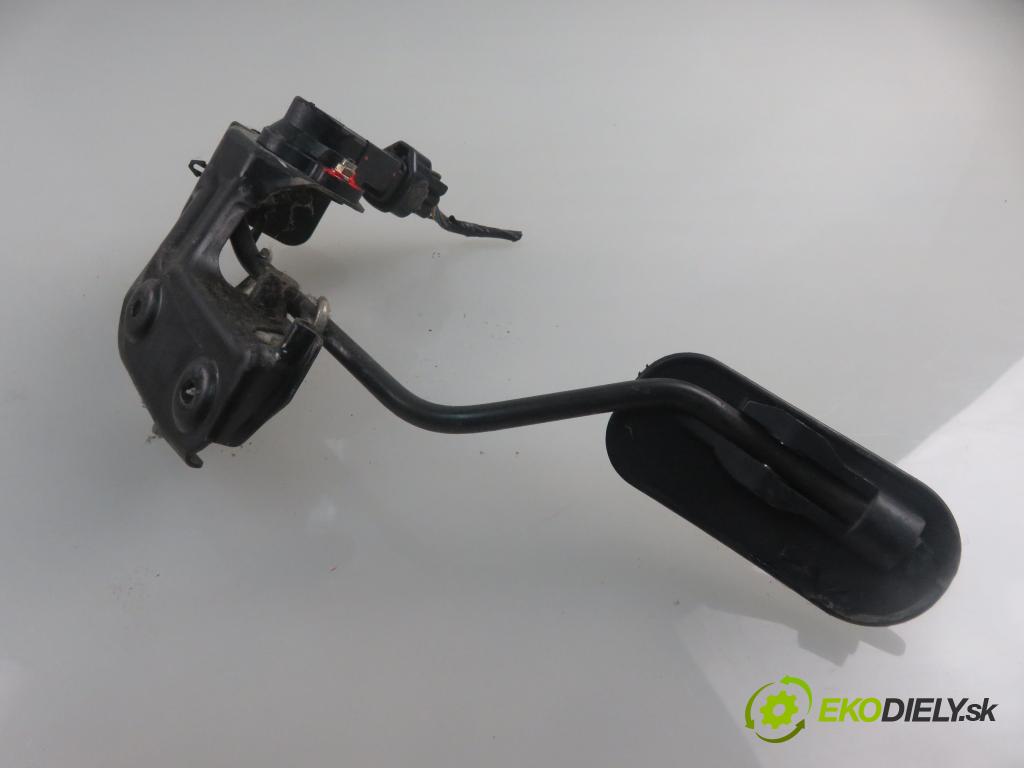 TOYOTA AVENSIS VERSO (_M2_) MINIVAN 2002 85,00 2.0 D (CLM20_) - 1CD-FTV 1995,00 Potenciometer plynu 8928147010 (Pedále)