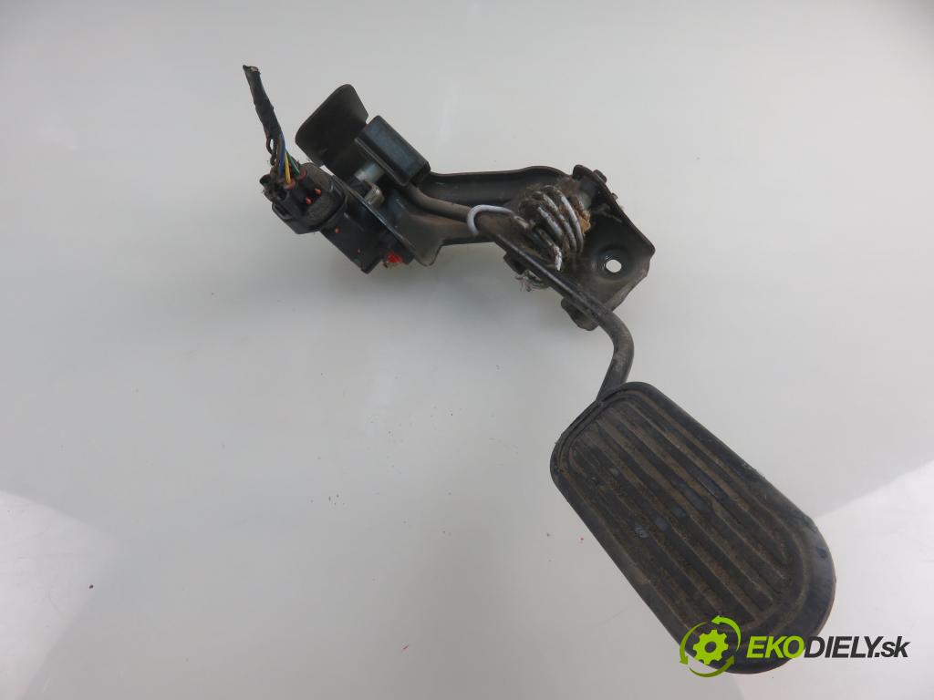 TOYOTA AVENSIS VERSO (_M2_) MINIVAN 2002 85,00 2.0 D (CLM20_) - 1CD-FTV 1995,00 Potenciometer plynu 8928147010 (Pedále)