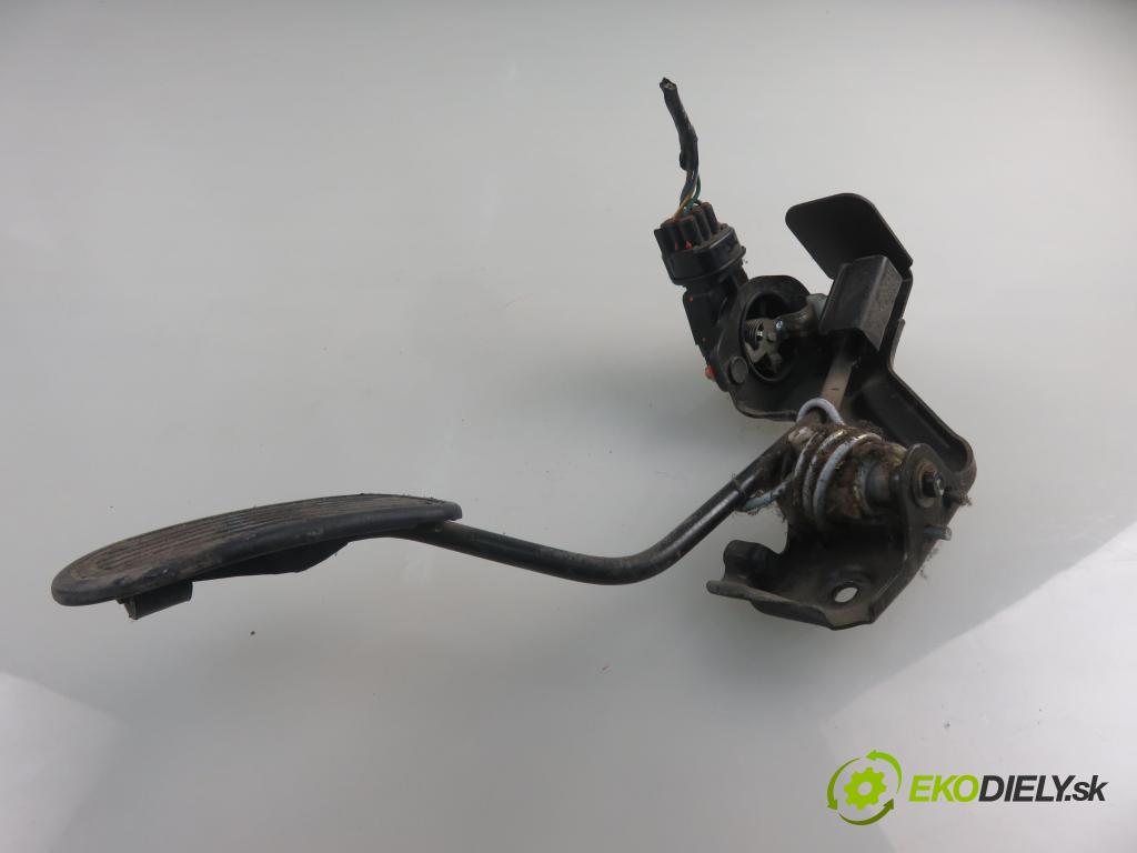 TOYOTA AVENSIS VERSO (_M2_) MINIVAN 2002 85,00 2.0 D (CLM20_) - 1CD-FTV 1995,00 Potenciometer plynu 8928147010 (Pedále)