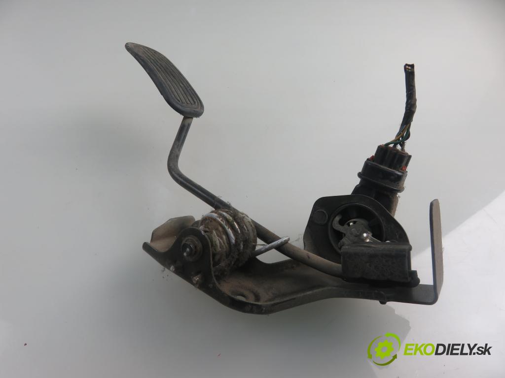 TOYOTA AVENSIS VERSO (_M2_) MINIVAN 2002 85,00 2.0 D (CLM20_) - 1CD-FTV 1995,00 Potenciometer plynu 8928147010 (Pedále)