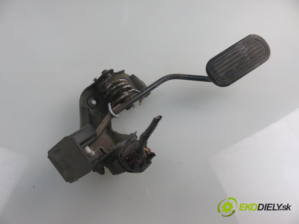 TOYOTA AVENSIS VERSO (_M2_) MINIVAN 2002 85,00 2.0 D (CLM20_) - 1CD-FTV 1995,00 Potenciometer plynu 8928147010 (Pedále)