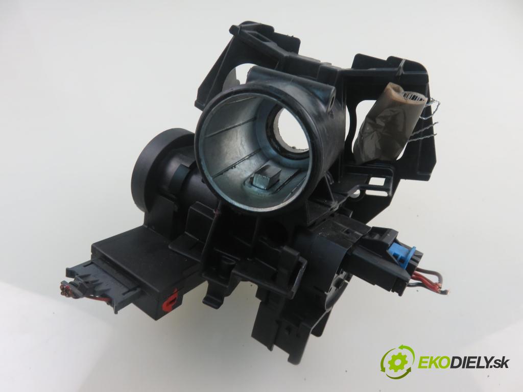 OPEL CORSA C (X01) HB 2004 51,00 1.3 CDTI - Z 13 DT 1248,00 spinačka 24413106 ; 13144390 ; 5WK47631 (Spínacie skrinky a kľúče)