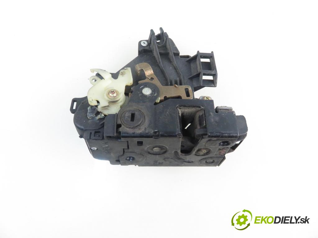 VW GOLF IV (1J1) HB 2003 55,00 1.4 16V 75 - AKQ 1390,00 zámok LTE