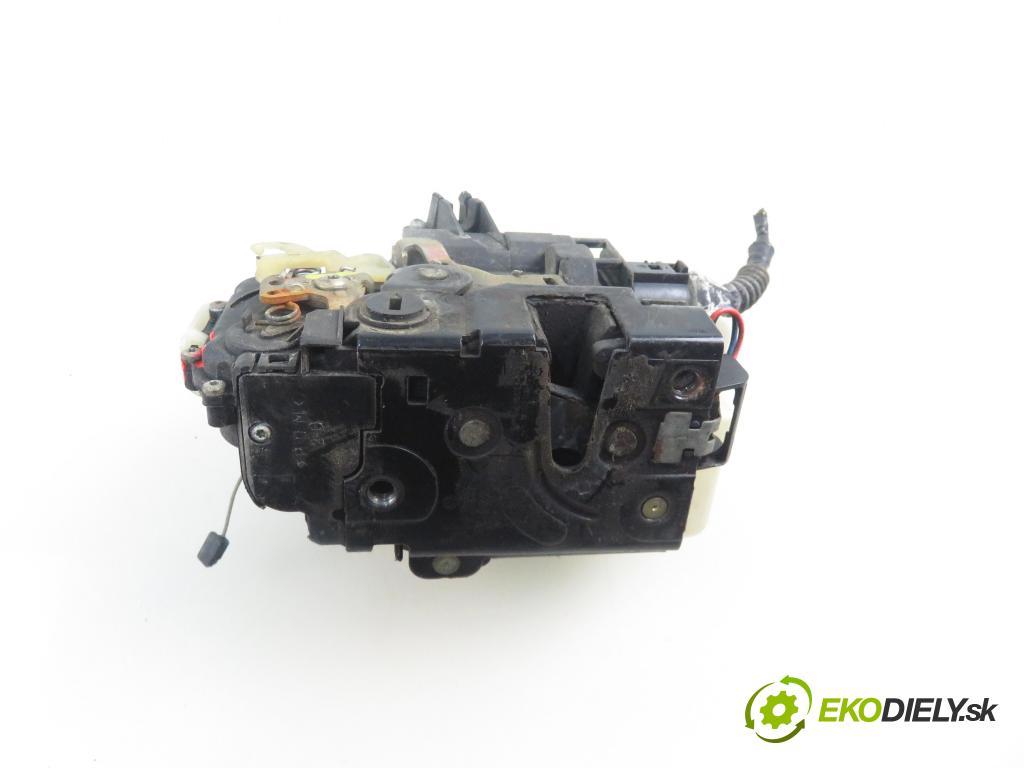 VW PASSAT B5 Variant (3B5) KOMBI 2000 66,00 1.9 TDI - AHH 1896,00 zámok LTE