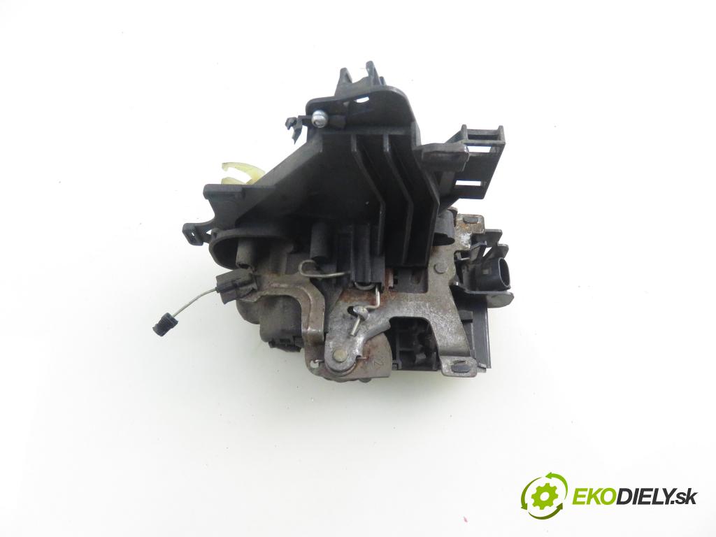 VW GOLF IV (1J1) HB 2003 55,00 1.4 16V 75 - AKQ 1390,00 zámok PTE