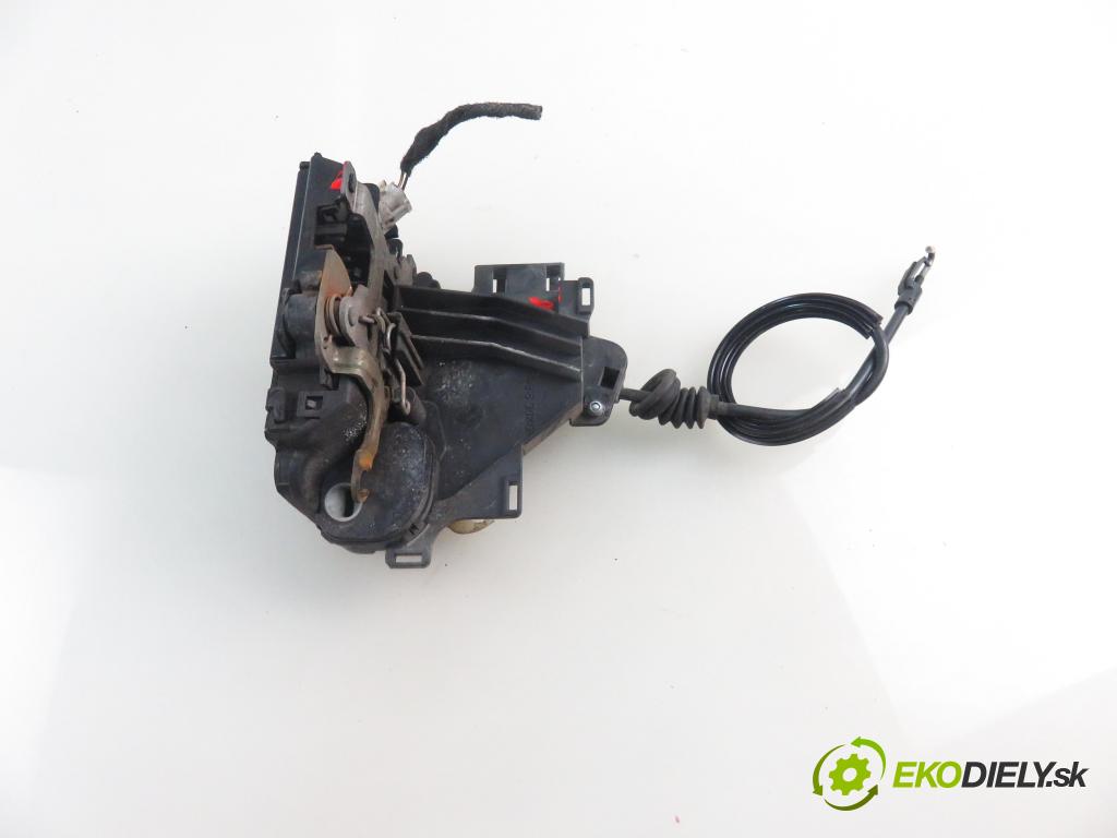VW GOLF IV (1J1) HB 2003 55,00 1.4 16V 75 - AKQ 1390,00 zámok