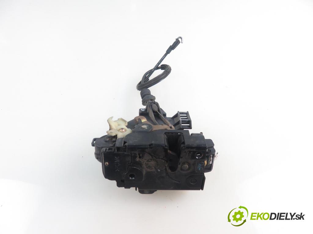 VW GOLF IV (1J1) HB 2003 55,00 1.4 16V 75 - AKQ 1390,00 zámok