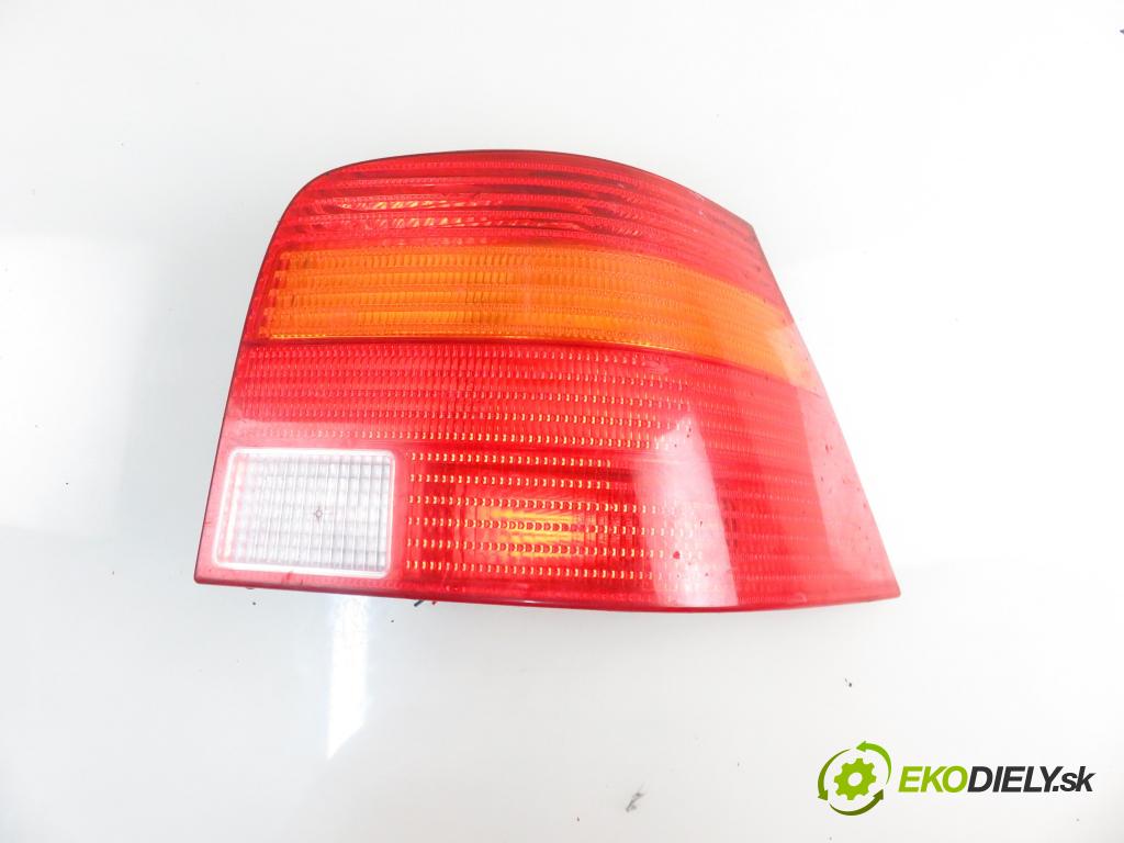 VW GOLF IV (1J1) HB 2003 55,00 1.4 16V 75 - AKQ 1390,00 Svetlo pravé zadné