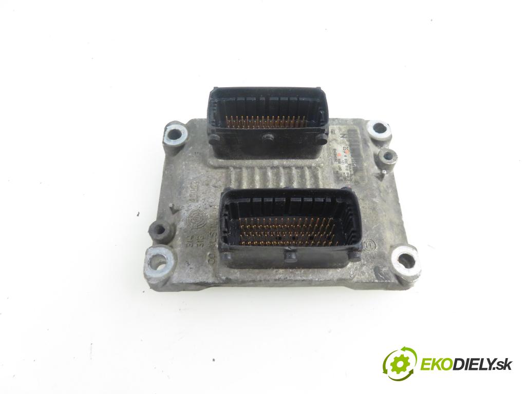 FIAT STILO (192_) HB 2003 59,00 1.2 16V 80 - 188 A5.000 1242,00 Riadiaca jednotka Motor 0261207086 ; 00468183880