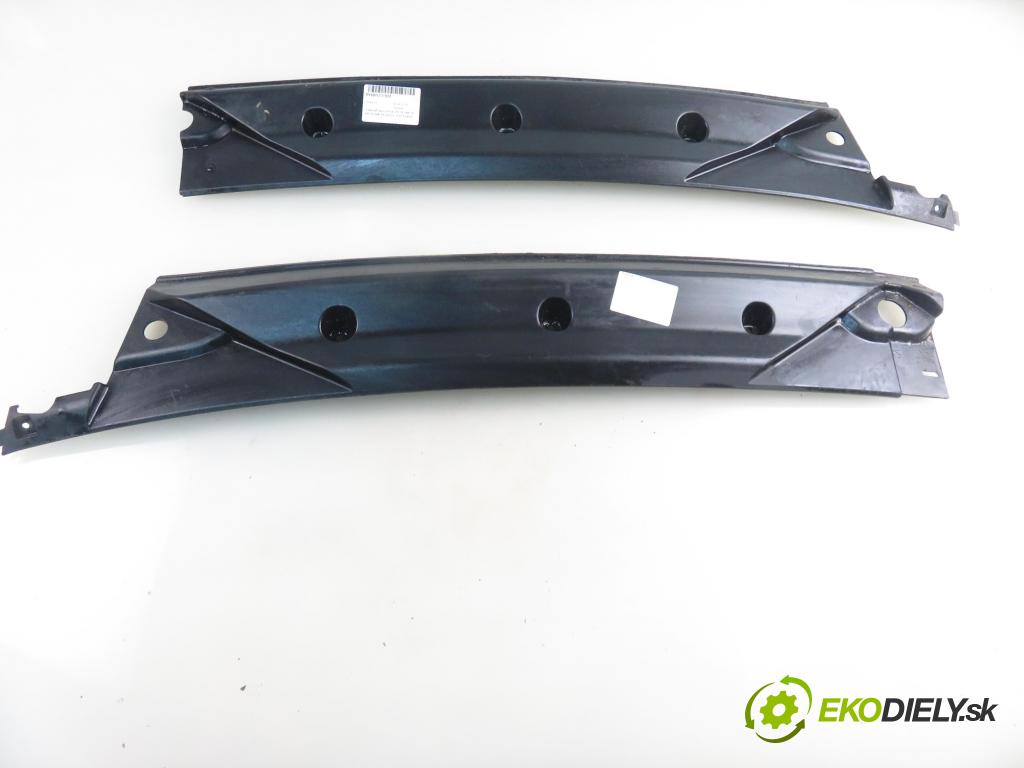 IVECO DAILY VI Furgon FURGON 2020 100,00 3.0 NaturalPower 136 - F1CFA401C 2998,00 Torpédo, plast pod čelné okno 5801951120 ; 5801951075 (Torpéda)