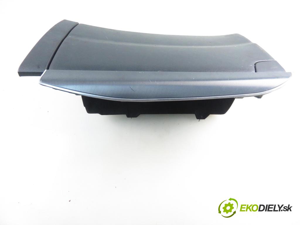 FORD S-MAX II (CJ, WA6) MINIVAN 2016 132,00 2.0 TDCi 180 - T8CJ 1997,00 Priehradka, kastlík EM2BR06010AT