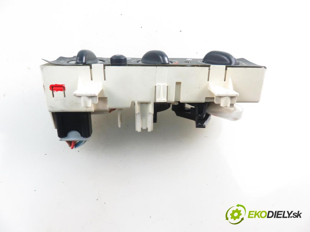 CITROEN XSARA (N1) HB 2002 80,00 1.6 16V 109 - NFU 1587,00 Panel kúrenia KLIMATIZACE: 830220233F