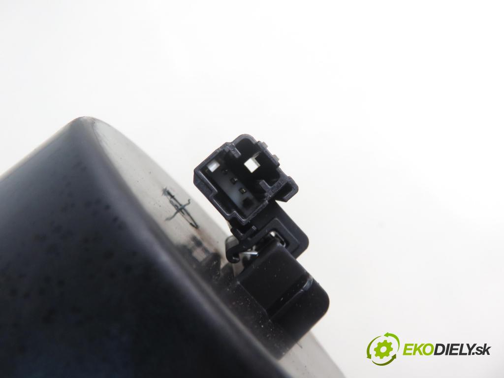 FORD S-MAX II (CJ, WA6) MINIVAN 2016 132,00 2.0 TDCi 180 - T8CJ 1997,00 Držiak na nápoje EM2BR045A76AF (Úchyty, držiaky na nápoje)