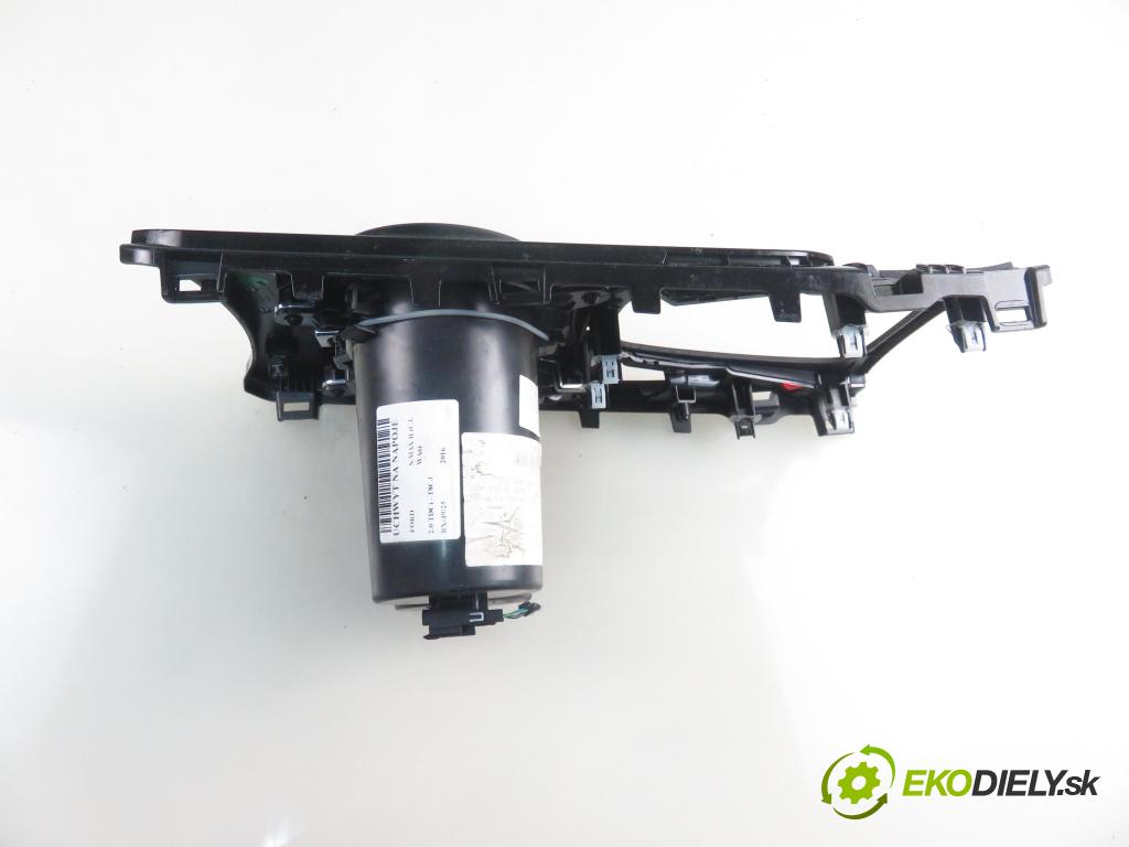 FORD S-MAX II (CJ, WA6) MINIVAN 2016 132,00 2.0 TDCi 180 - T8CJ 1997,00 Držiak na nápoje EM2BR045A76AF (Úchyty, držiaky na nápoje)