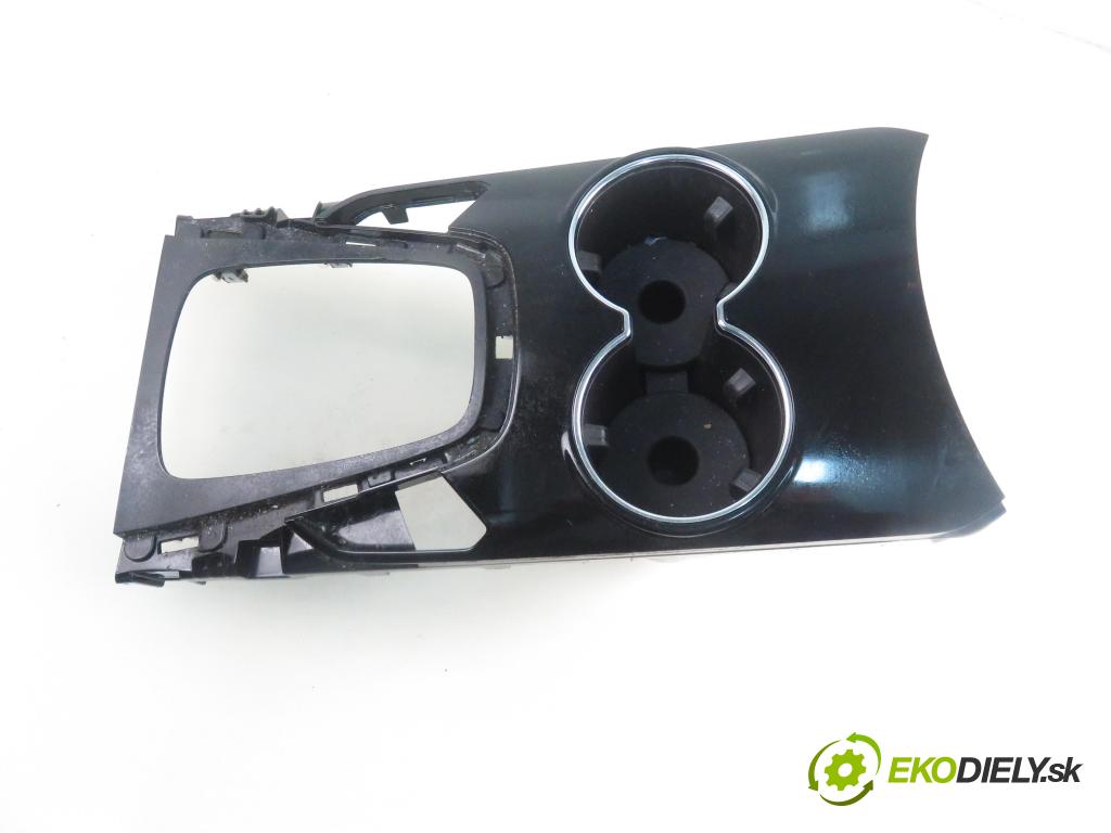 FORD S-MAX II (CJ, WA6) MINIVAN 2016 132,00 2.0 TDCi 180 - T8CJ 1997,00 Držiak na nápoje EM2BR045A76AF (Úchyty, držiaky na nápoje)