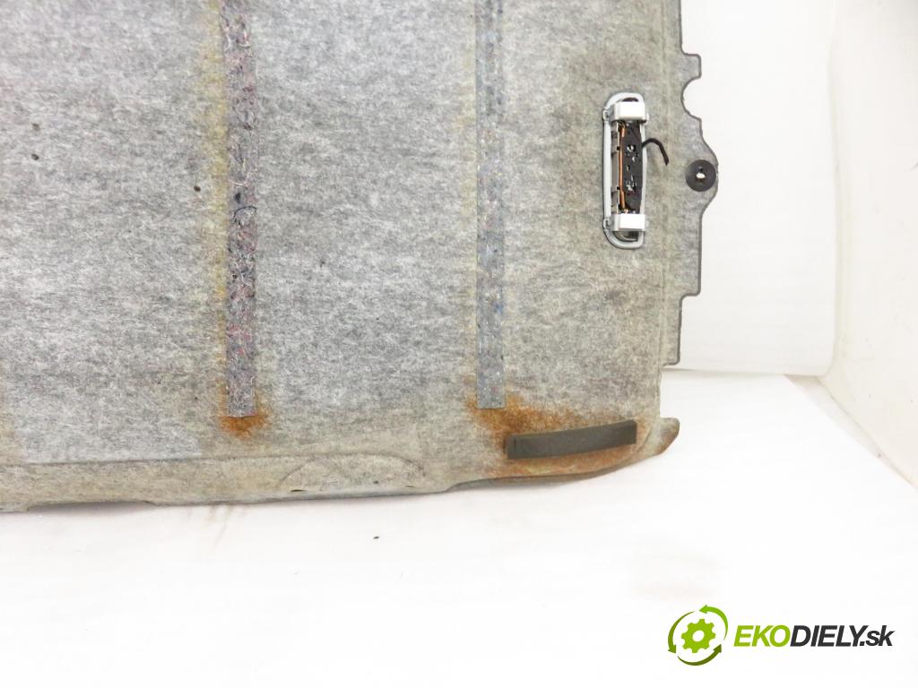 AUDI A3 (8L1) HB 2001 75,00 1.6 - AVU 1595,00 Stropný tapacír 8L4867505D (Stropné tapacíre)