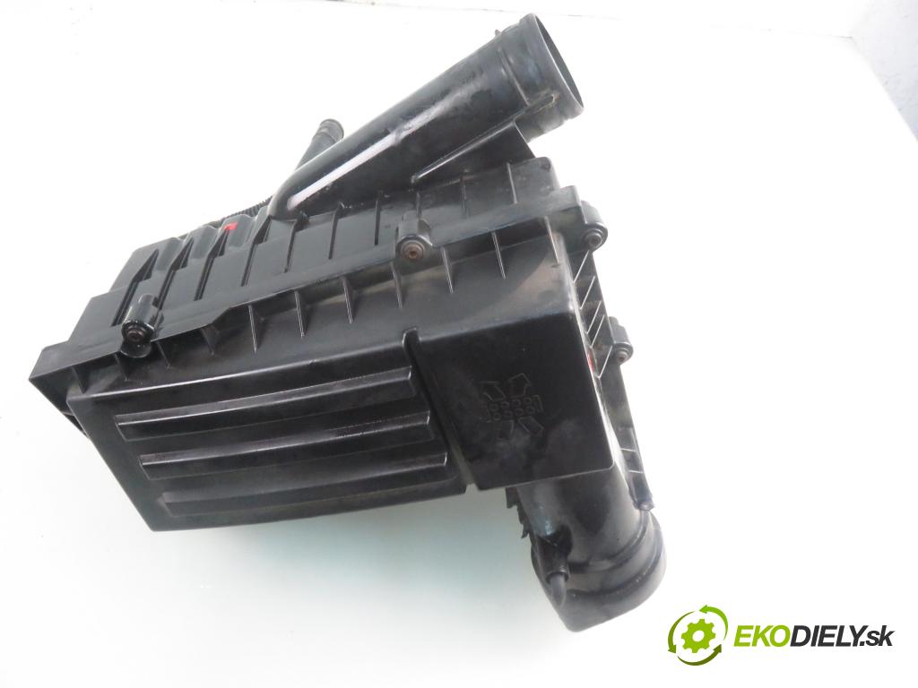 VW PASSAT B6 (3C2) SEDAN 2005 103,00 2.0 TDI 16V - BKP 1968,00 Obal filtra vzduchu 3C0129607AG ; 3C0129601AN (Obaly filtrov vzduchu)