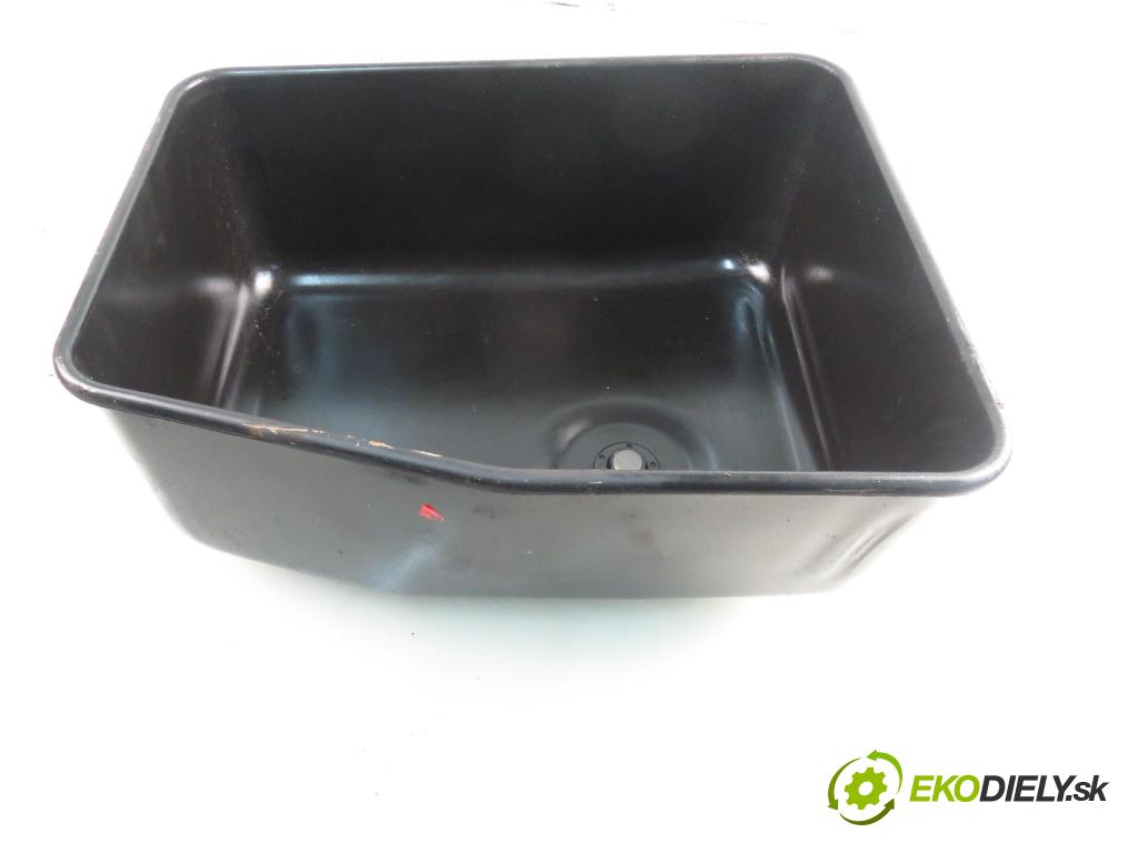 MAN TGX I CIĄGNIK SIODŁOWY 2014 353,00 18.480 - D 2676 LF 25 12419,00 vana olejová  (Olejové vany)