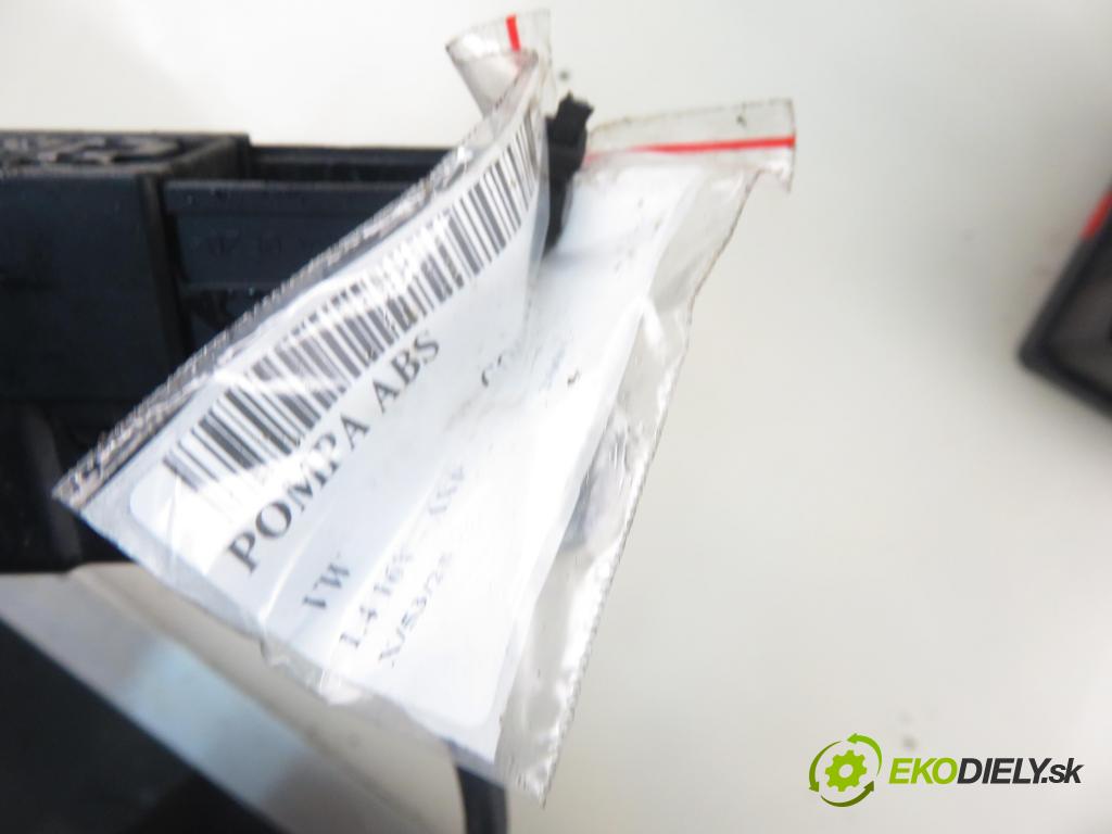 VW GOLF IV (1J1) HB 2001 55,00 1.4 16V - AXP 1390,00 Pumpa ABS 1C0907379E ; 10096003133 (Pumpy ABS)