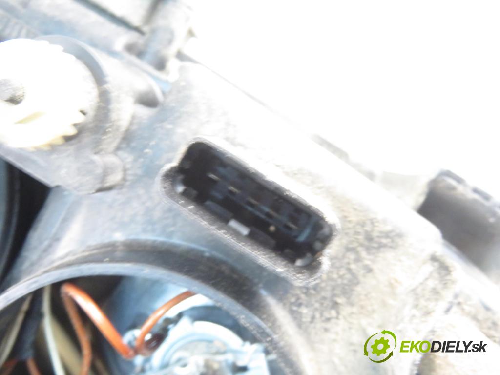 RENAULT ESPACE IV (JK0/1_) MINIVAN 2003 110,00 2.2 dCi (JK0H) 150 - G9T 742 2188,00 světlo LP 5DV00829000