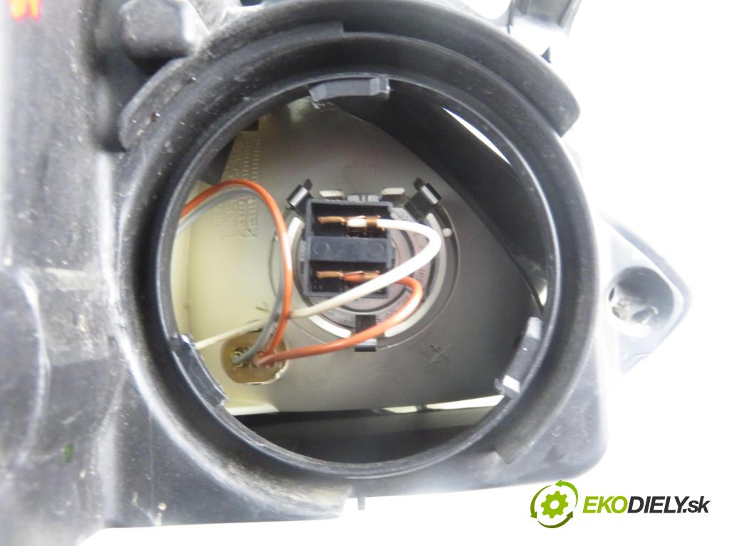 OPEL CORSA C (X01) HB 2002 55,00 1.2 16V 75 - Z 12 XE 1199,00 světlo LP 0301172207