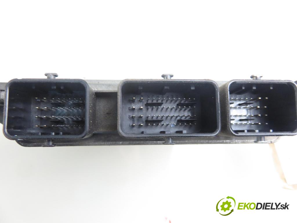 RENAULT CLIO III Grandtour (KR0/1_) KOMBI 2010 76,00 1.2 16V TCE - D4F 786 1149,00 Riadiaca jednotka Motor S120202120A ; 8201077701 ; 8200700600