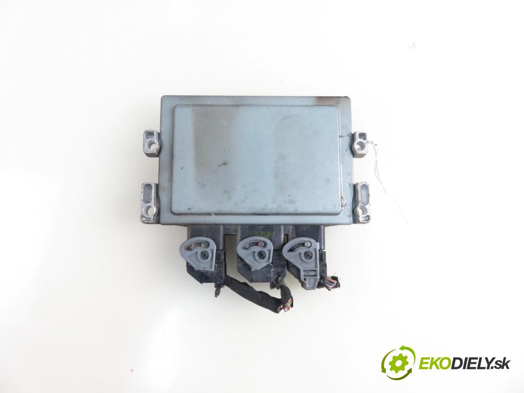 RENAULT CLIO III Grandtour (KR0/1_) KOMBI 2010 76,00 1.2 16V TCE - D4F 786 1149,00 Riadiaca jednotka Motor S120202120A ; 8201077701 ; 8200700600