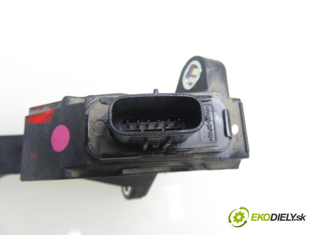 TOYOTA AVENSIS sedan (_T27_) SEDAN 2016 105,00 2.0 D-4D (WWT271_) - 2WW 1995,00 Potenciometer plynu 7811005040 (Pedále)