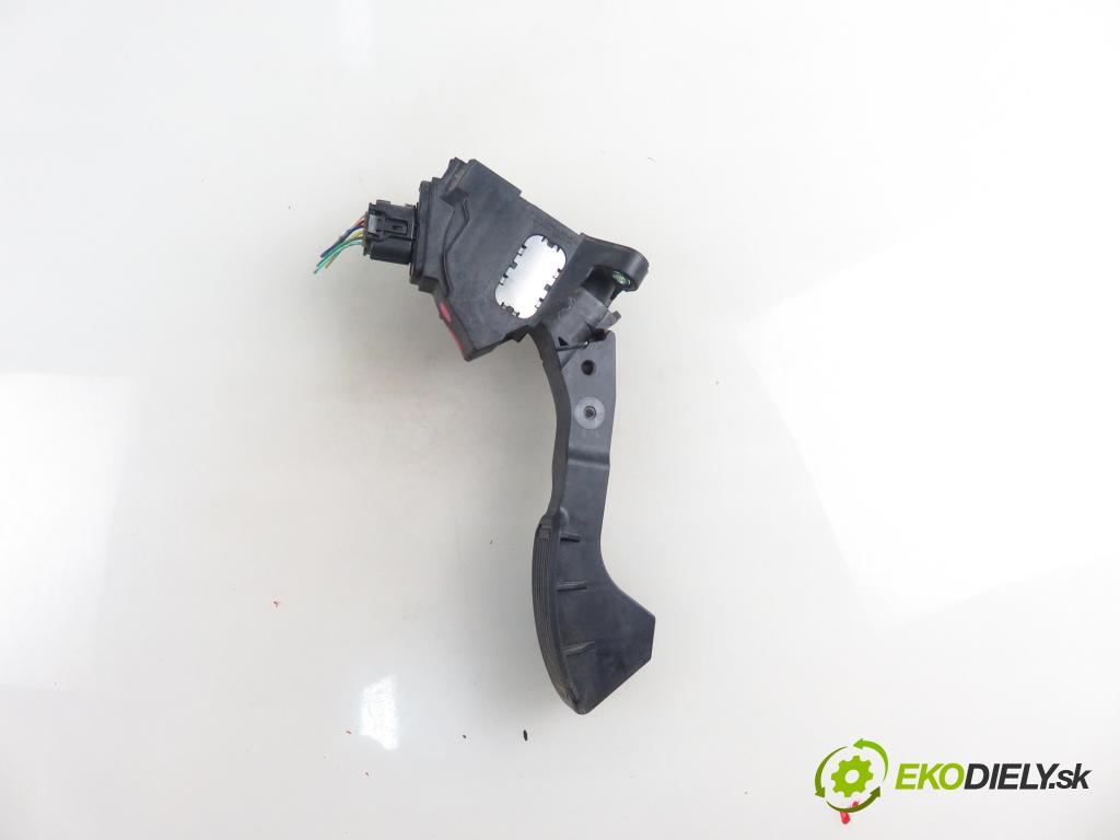 TOYOTA AVENSIS sedan (_T27_) SEDAN 2016 105,00 2.0 D-4D (WWT271_) - 2WW 1995,00 Potenciometer plynu 7811005040 (Pedále)