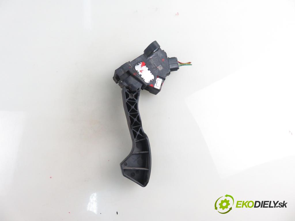 TOYOTA AVENSIS sedan (_T27_) SEDAN 2016 105,00 2.0 D-4D (WWT271_) - 2WW 1995,00 Potenciometer plynu 7811005040 (Pedále)