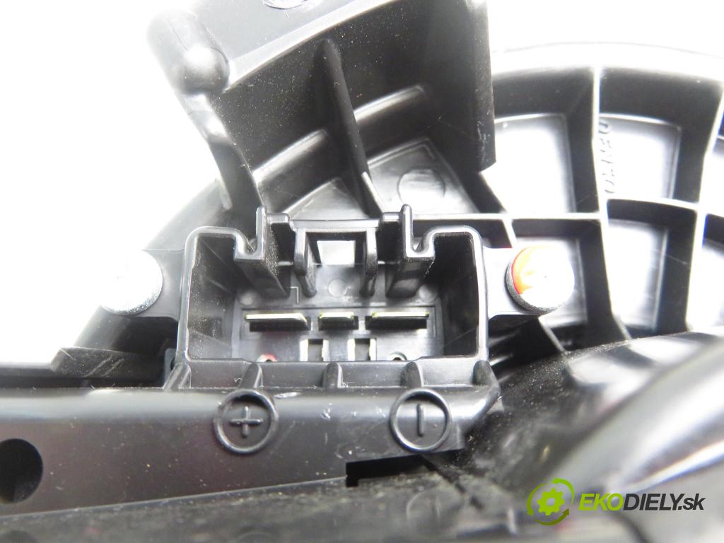 TOYOTA AVENSIS sedan (_T27_) SEDAN 2016 105,00 2.0 D-4D (WWT271_) - 2WW 1995,00 Ventilátor vetráku AV2727008105