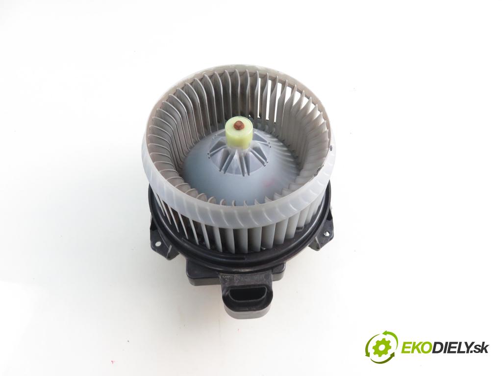 TOYOTA AVENSIS sedan (_T27_) SEDAN 2016 105,00 2.0 D-4D (WWT271_) - 2WW 1995,00 Ventilátor vetráku AV2727008105