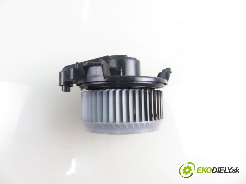 TOYOTA AVENSIS sedan (_T27_) SEDAN 2016 105,00 2.0 D-4D (WWT271_) - 2WW 1995,00 Ventilátor vetráku AV2727008105