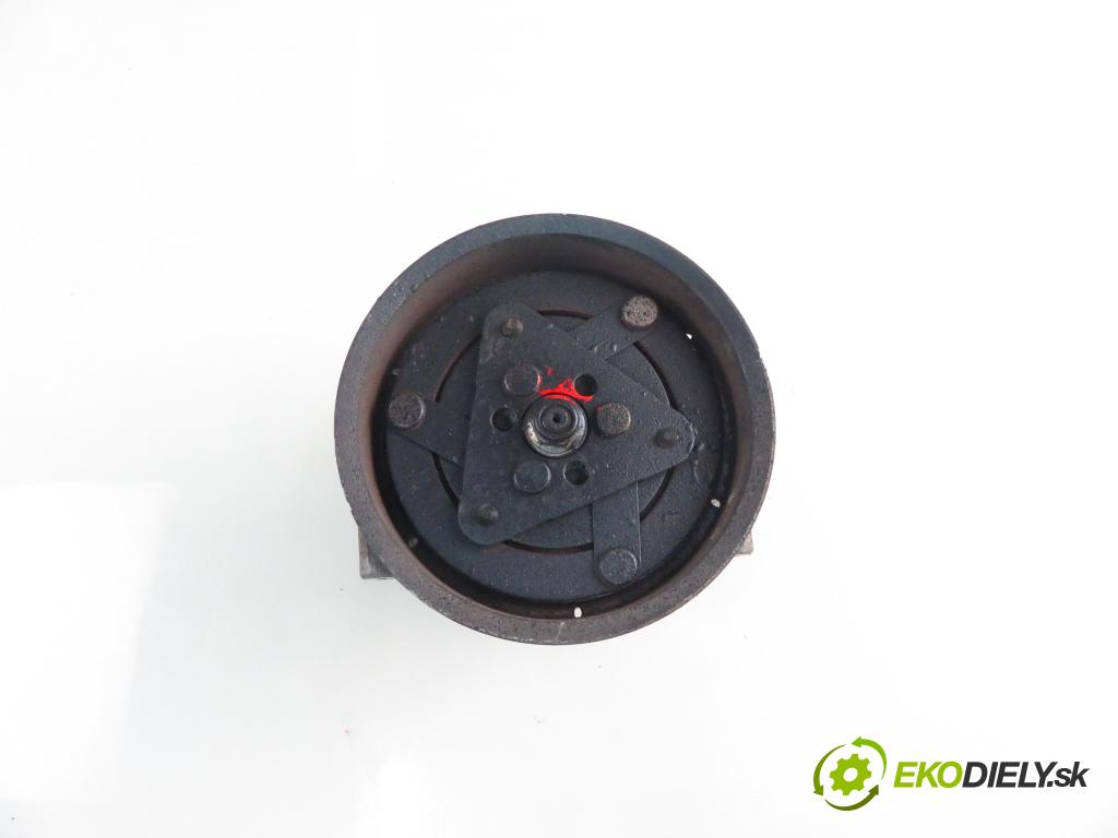 RENAULT CLIO III Grandtour (KR0/1_) KOMBI 2010 76,00 1.2 16V TCE - D4F 786 1149,00 KOMPRESOR: klimatizácie 8200819568 (Kompresory klimatizácie)