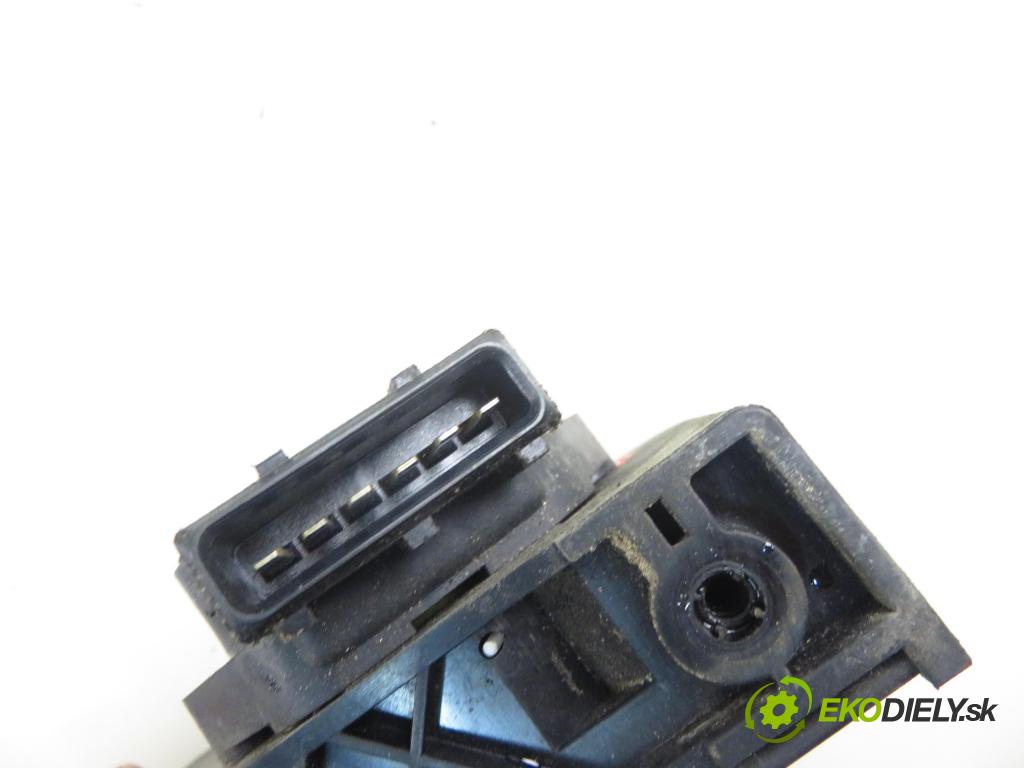 RENAULT SCENIC I (JA0/1_) MINIVAN 2003 0,00 1.6 - K4M 708 1598,00 Potenciometer plynu 8200139460 (Pedále)