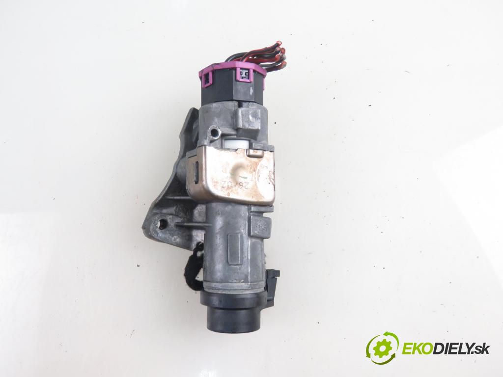 AUDI A3 (8L1) HB 2002 132,00 1.8 T 180 - AUQ 1781,00 spinačka 4B0905851G (Spínacie skrinky a kľúče)