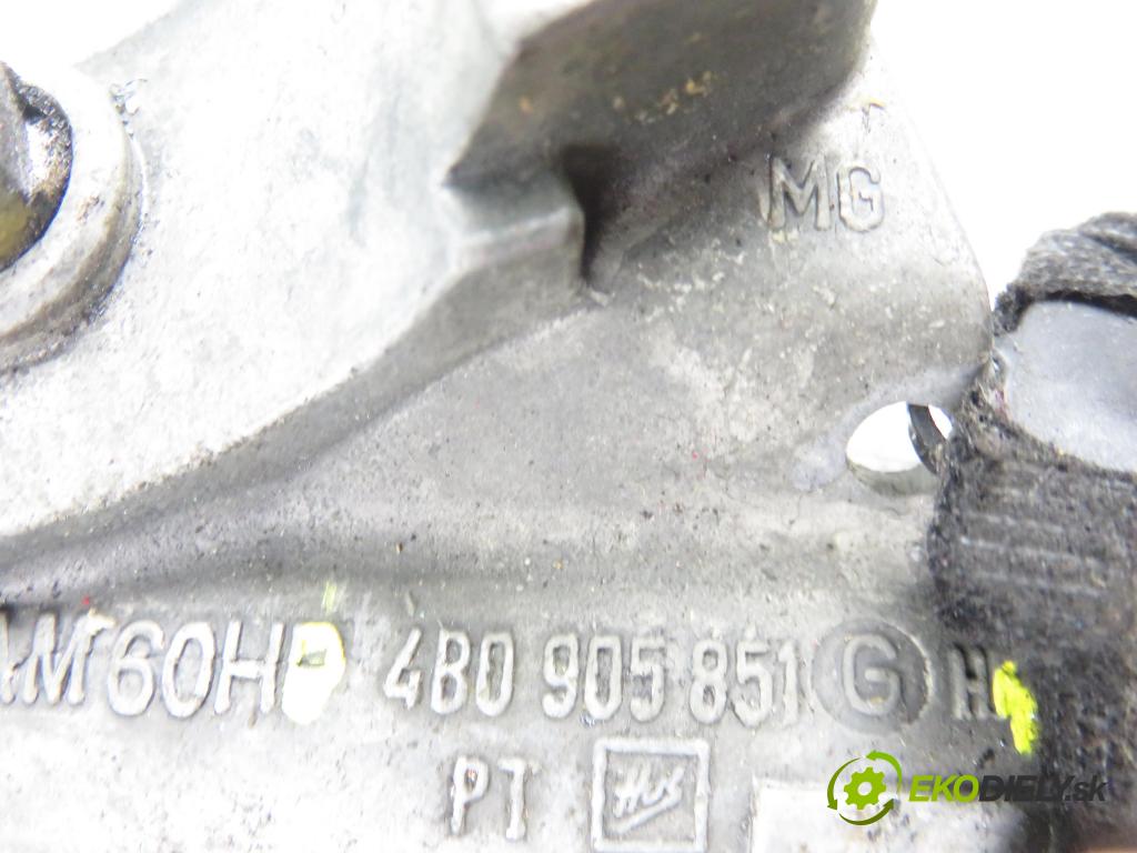 AUDI A3 (8L1) HB 2002 132,00 1.8 T 180 - AUQ 1781,00 spinačka 4B0905851G (Spínacie skrinky a kľúče)