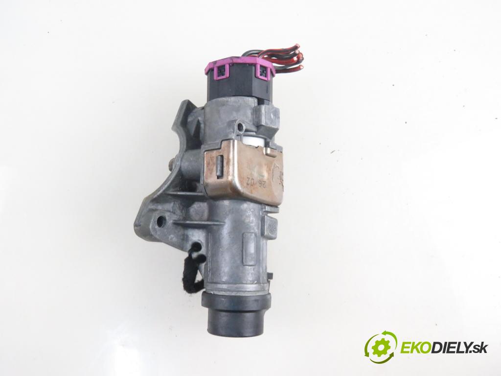 AUDI A3 (8L1) HB 2002 132,00 1.8 T 180 - AUQ 1781,00 spinačka 4B0905851G (Spínacie skrinky a kľúče)