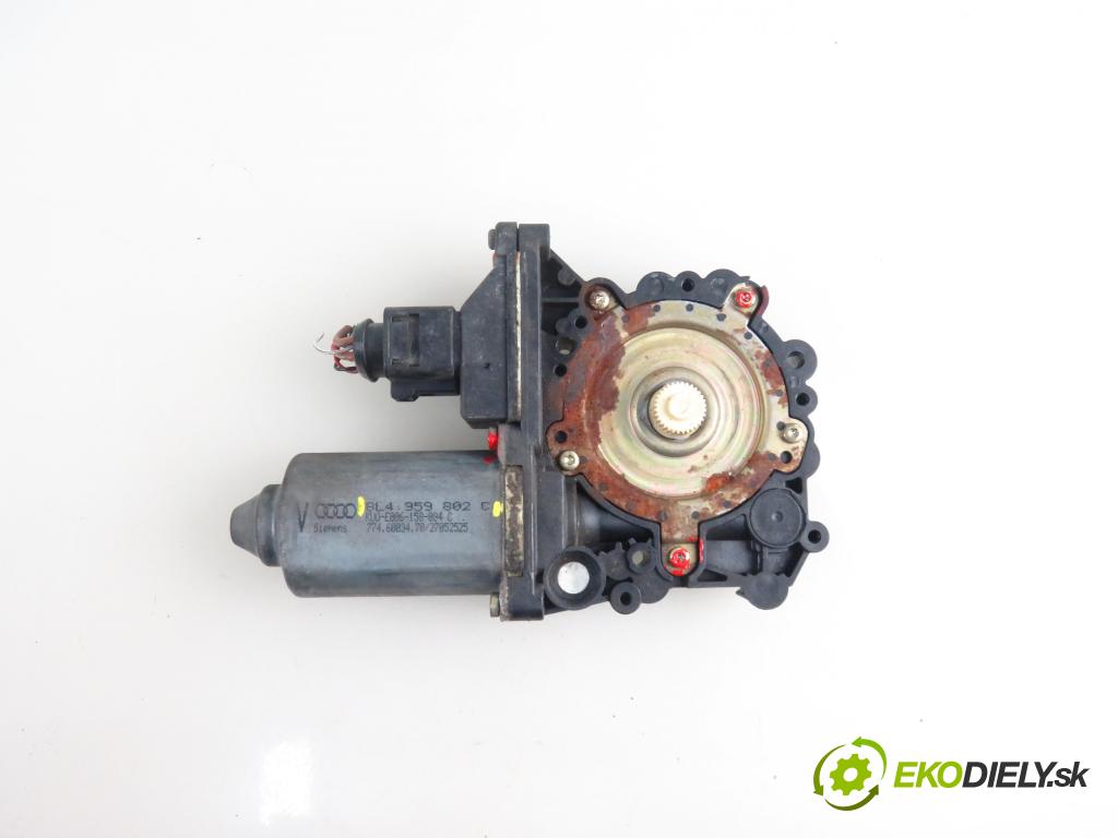 AUDI A3 (8L1) HB 2002 132,00 1.8 T 180 - AUQ 1781,00 motorek sťahovaní oken PP 8L4959802C